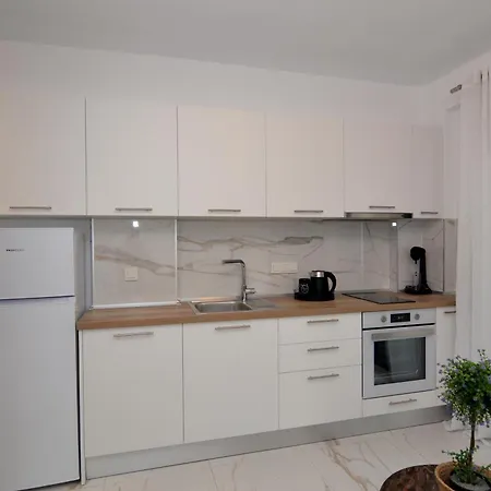 Diamond C Luxury Apartment Nea Iraklitsa