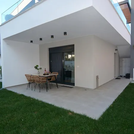 Diamond C Luxury Apartment Nea Iraklitsa