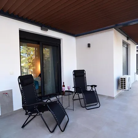 Diamond C Luxury Nea Iraklitsa