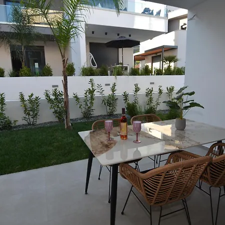 Diamond C Luxury Apartment *