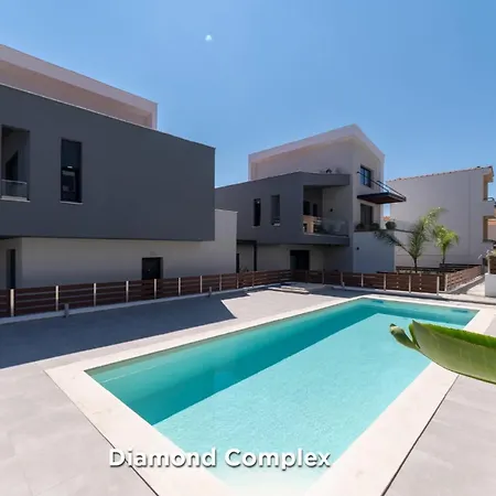Diamond C Luxury Apartment Nea Iraklitsa